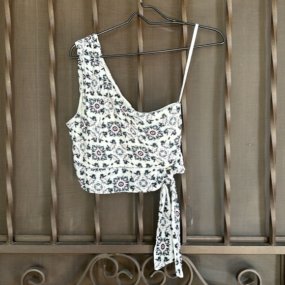 Vintage Havana Tops - NWT Vintage Havana Off the Shoulder Super Soft Top, Size Small